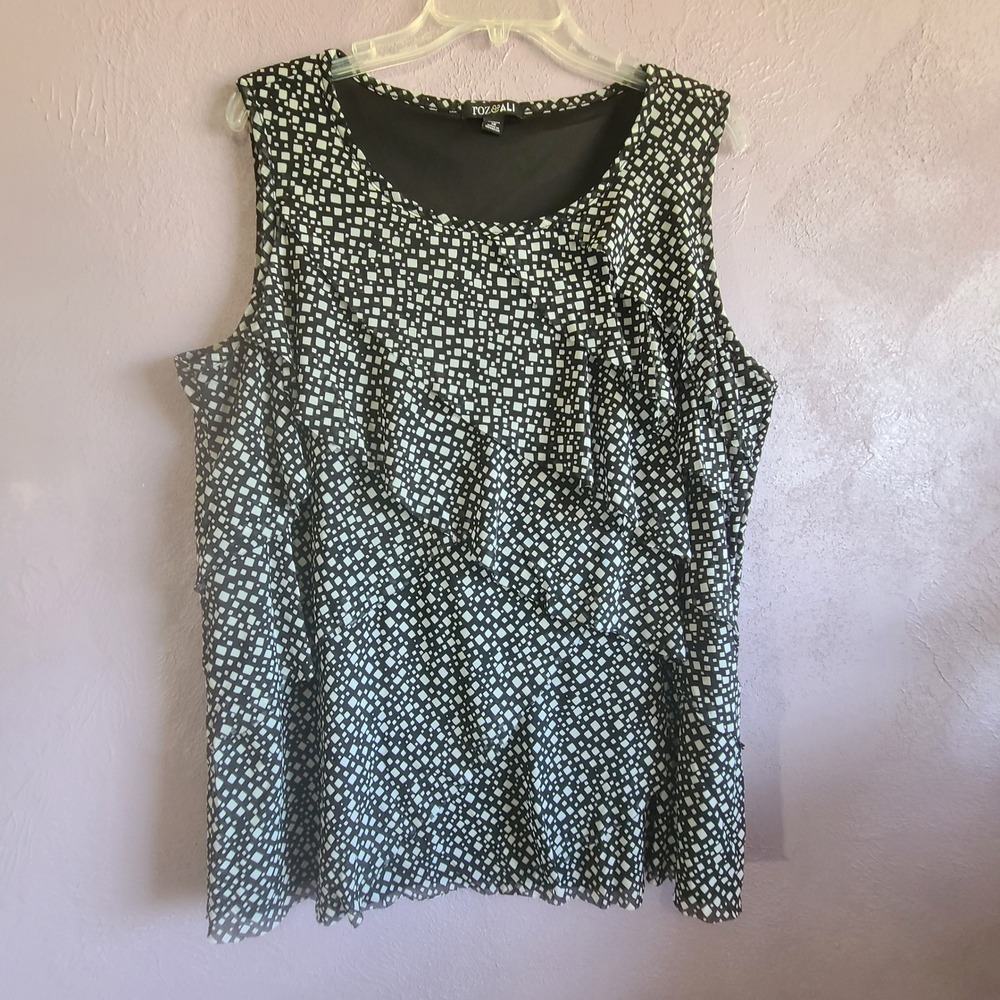 Roz & Ali Blouse Woman 1X Black White Geometric Squares Ruffle Sleeveless Top
